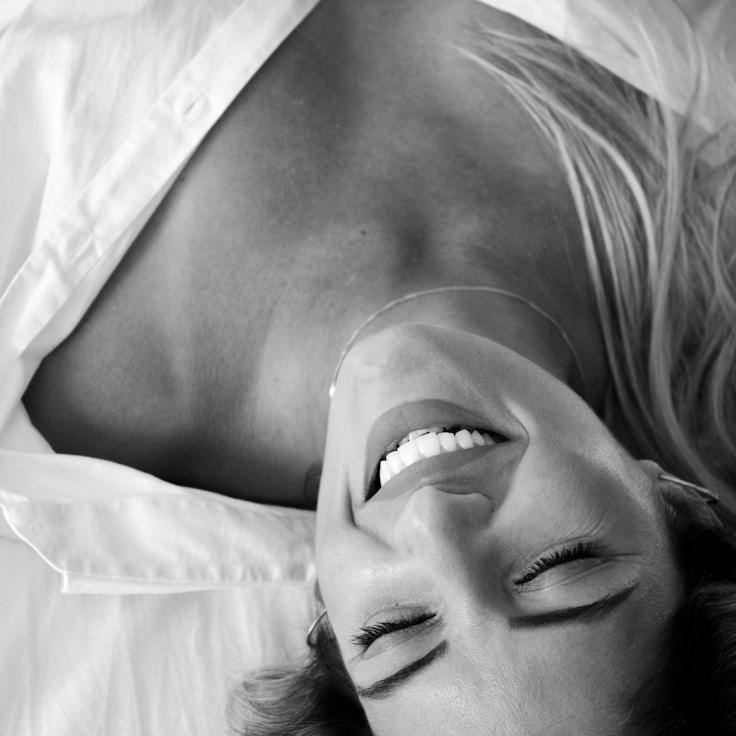 Portrait of Ananya meditation instructor